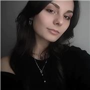 Sono una giovane ragazza da poco diplomata. Sono molto interessata a insegnare tutte le materie in ambito umanistico come italiano, storia, filosofia e scienze umane